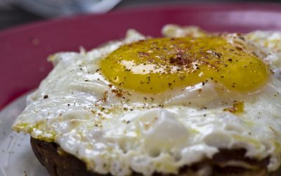 Huevos fritos con trufa negra